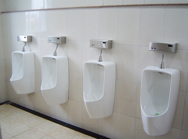 Th&ocirc;ng bồn tiểu nam quận 8 gi&aacute; như thế n&agrave;o