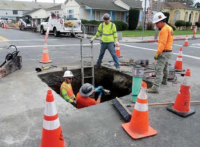 Nạo v&eacute;t hố ga quận 8 thợ chuy&ecirc;n nghiệp