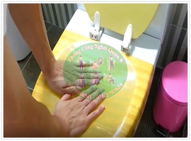 Th&ocirc;ng cầu nghẹt bằng binh d&iacute;nh