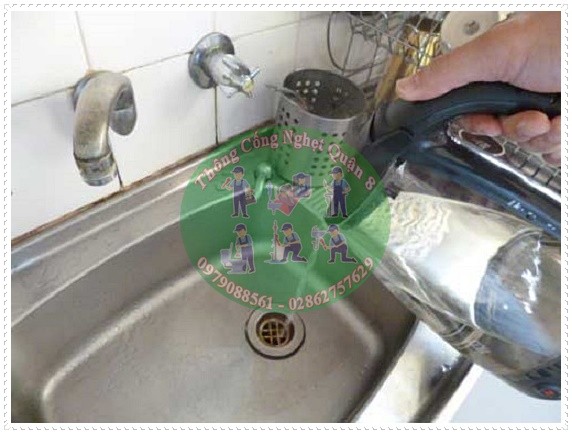 Th&ocirc;ng nghẹt bồn rửa ch&eacute;n bằng baking soda v&agrave; dấm