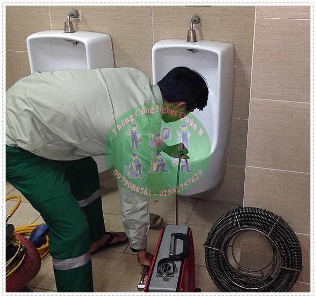 Mẹo xử lý b&ocirc;̀n ti&ecirc;̉u nam nghẹt nhanh nh&acirc;́t