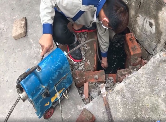 Dịch vụ th&ocirc;ng cống nghẹt huyện B&igrave;nh Ch&aacute;nh ưu đ&atilde;i hấp dẫn